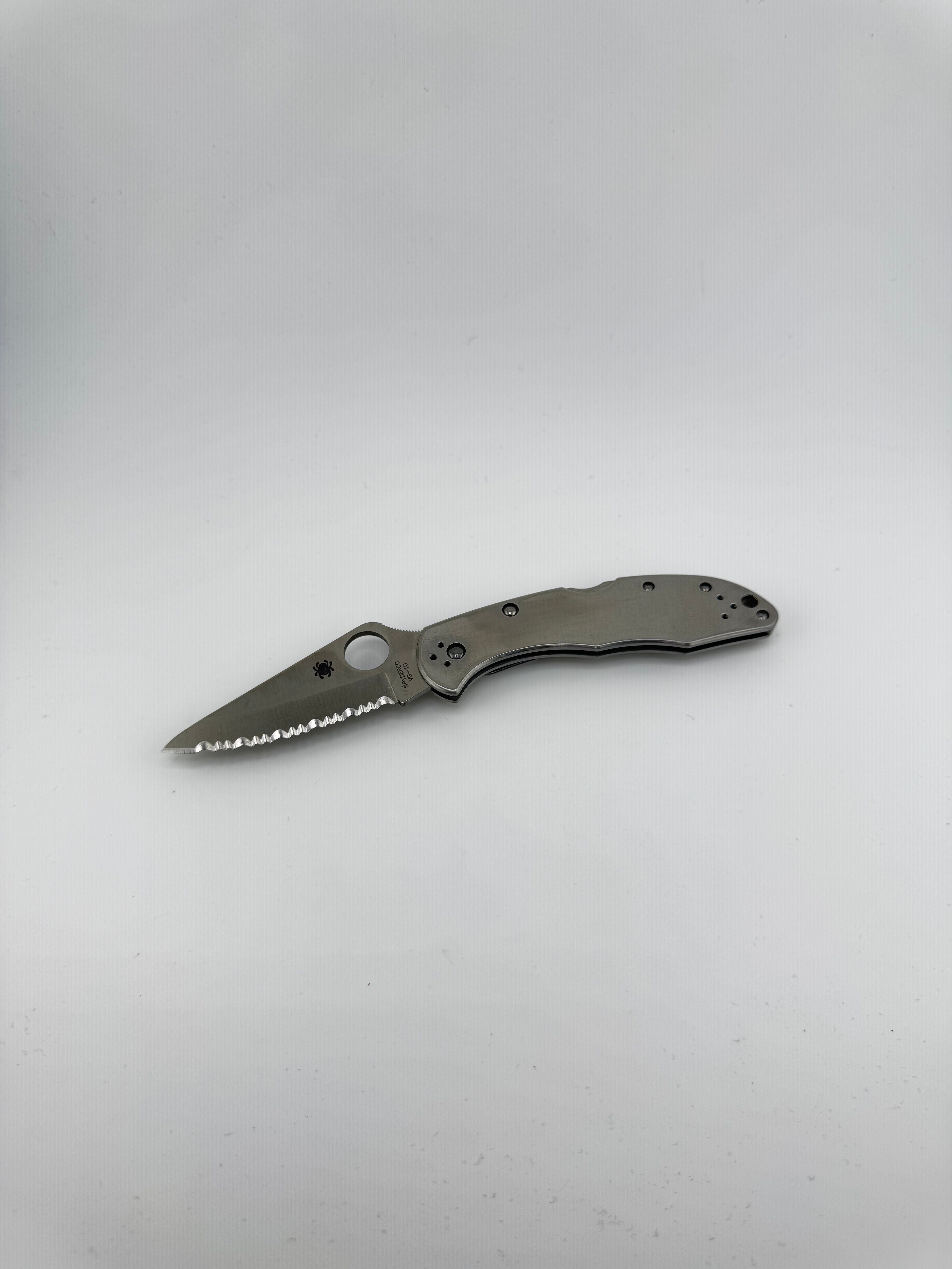 DELICA 4 STAINLESS serrated
