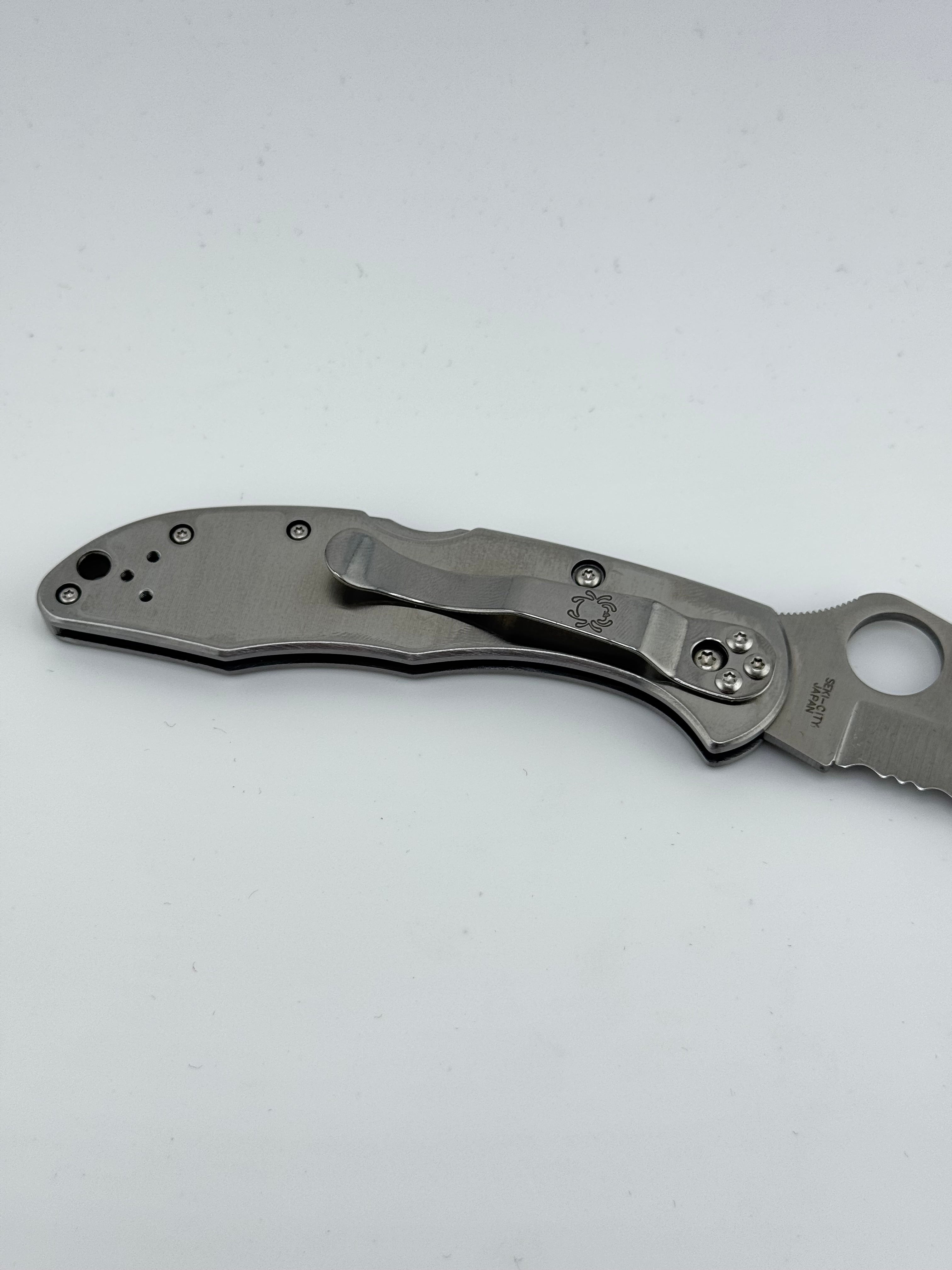 DELICA 4 STAINLESS serrated