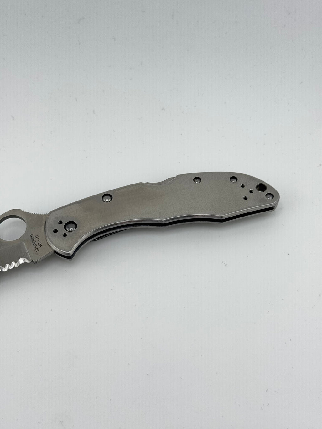 DELICA 4 STAINLESS serrated