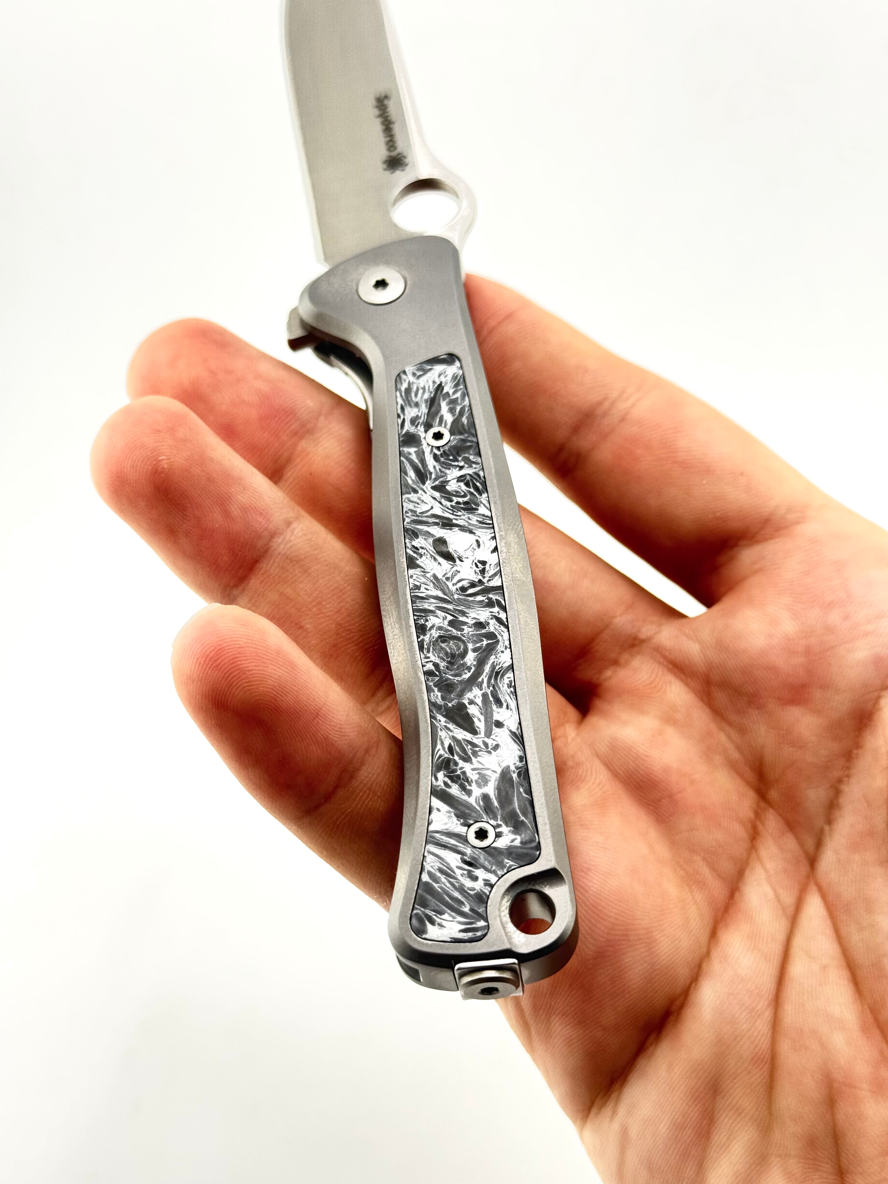 SLYM TITANIUM