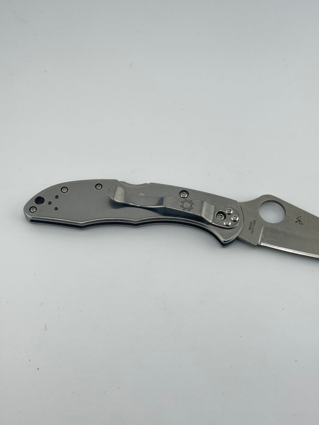 DELICA 4 STAINLESS Plainedge