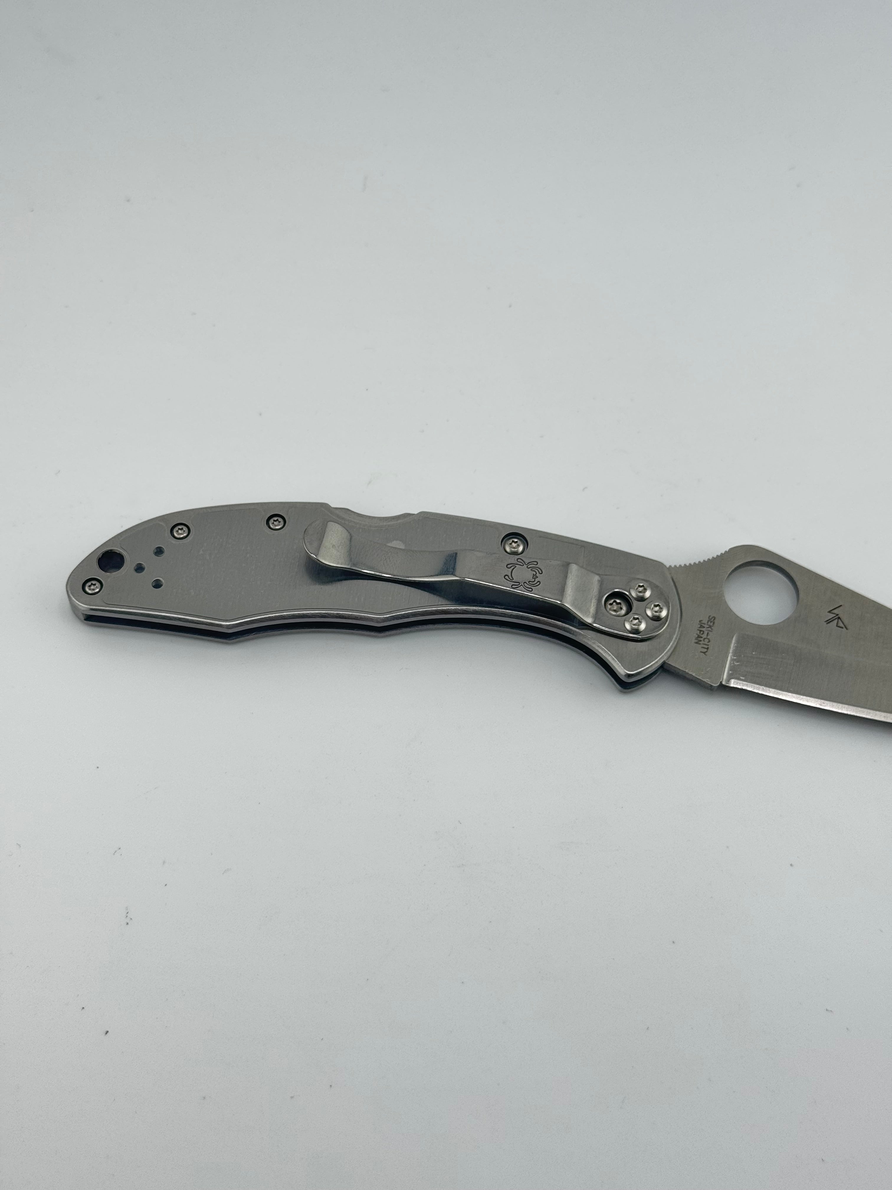 DELICA 4 STAINLESS Plainedge