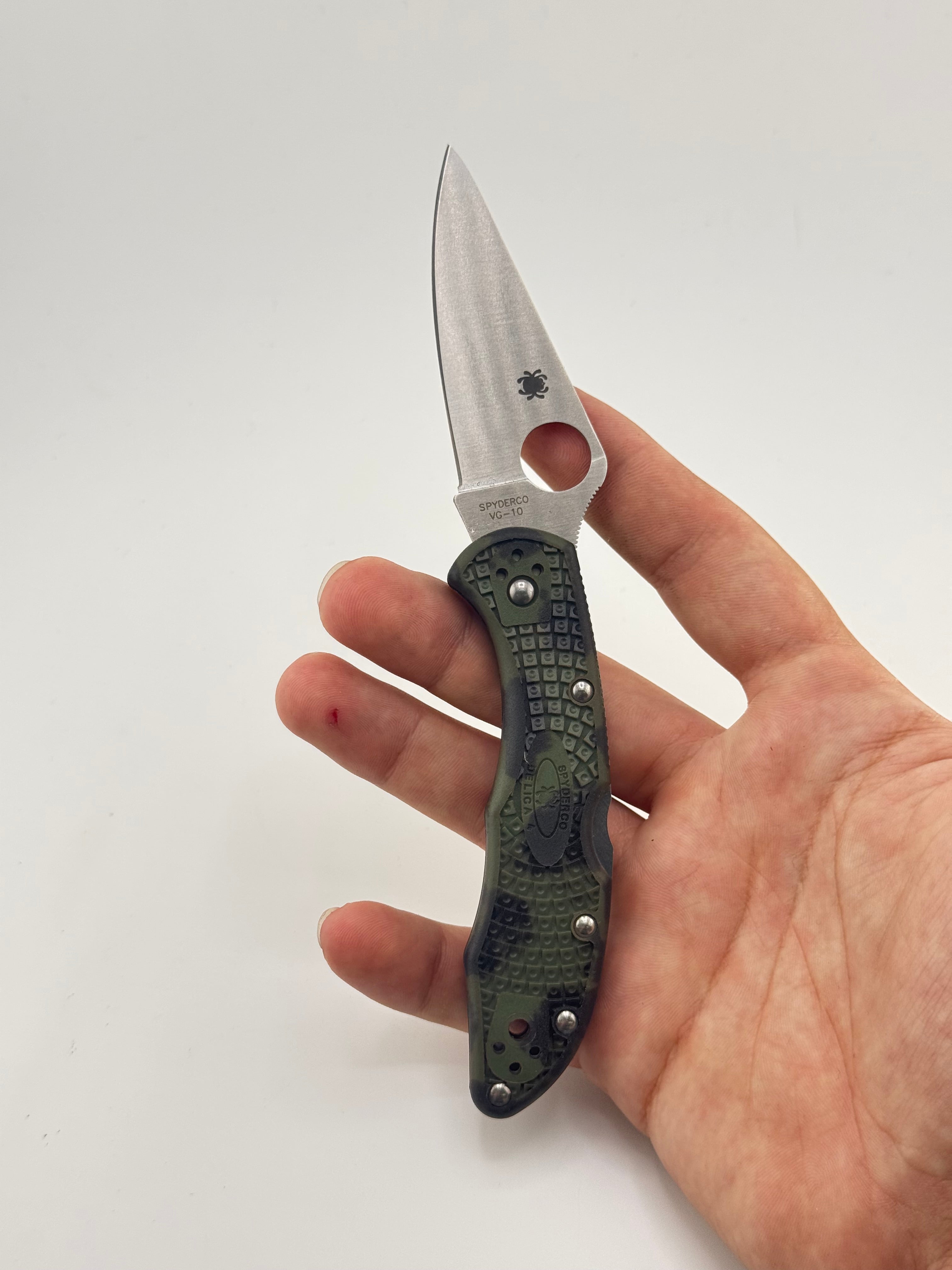 DELICA 4 Camo w/Black blade
