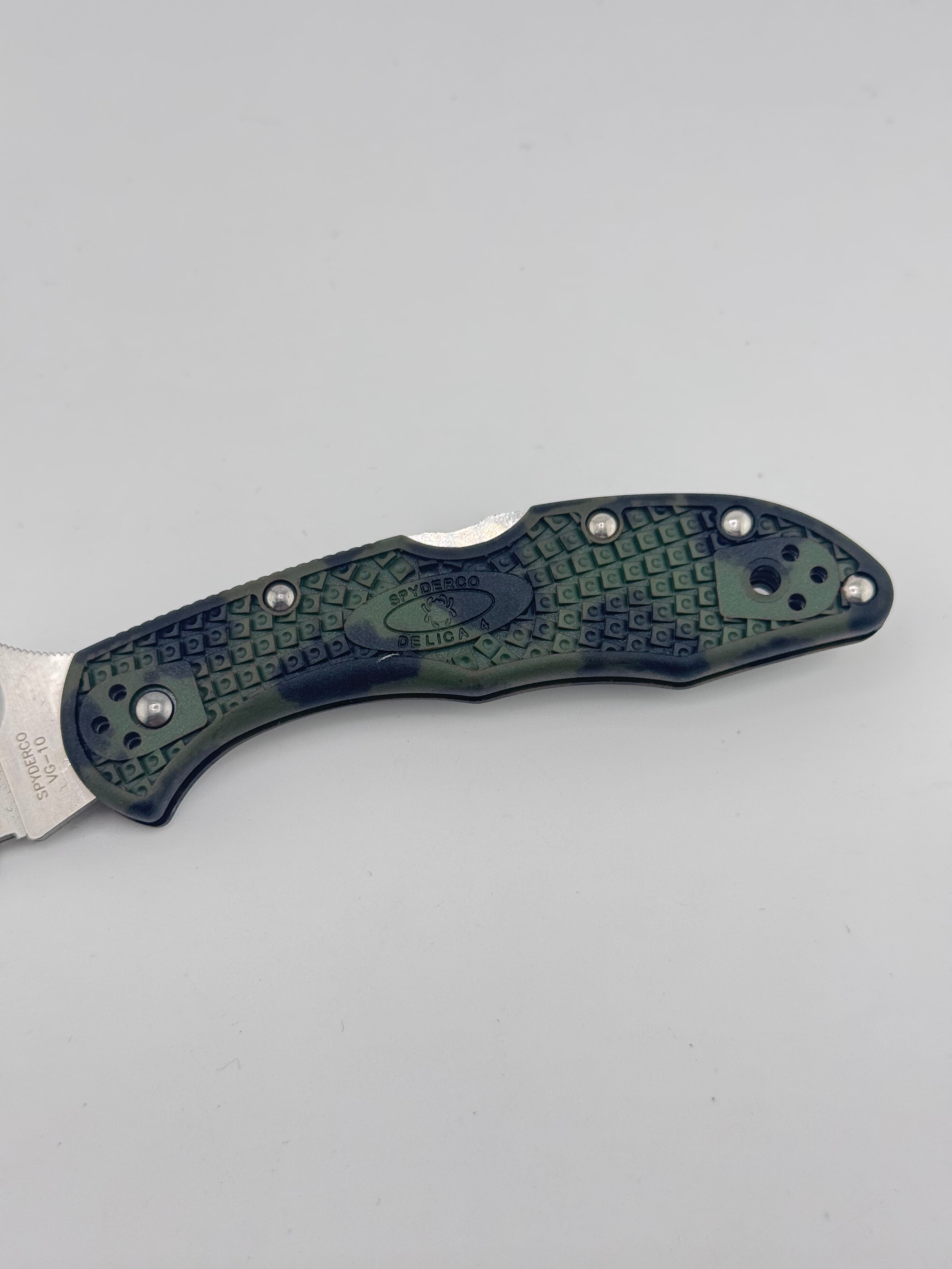 DELICA 4 Camo w/Black blade