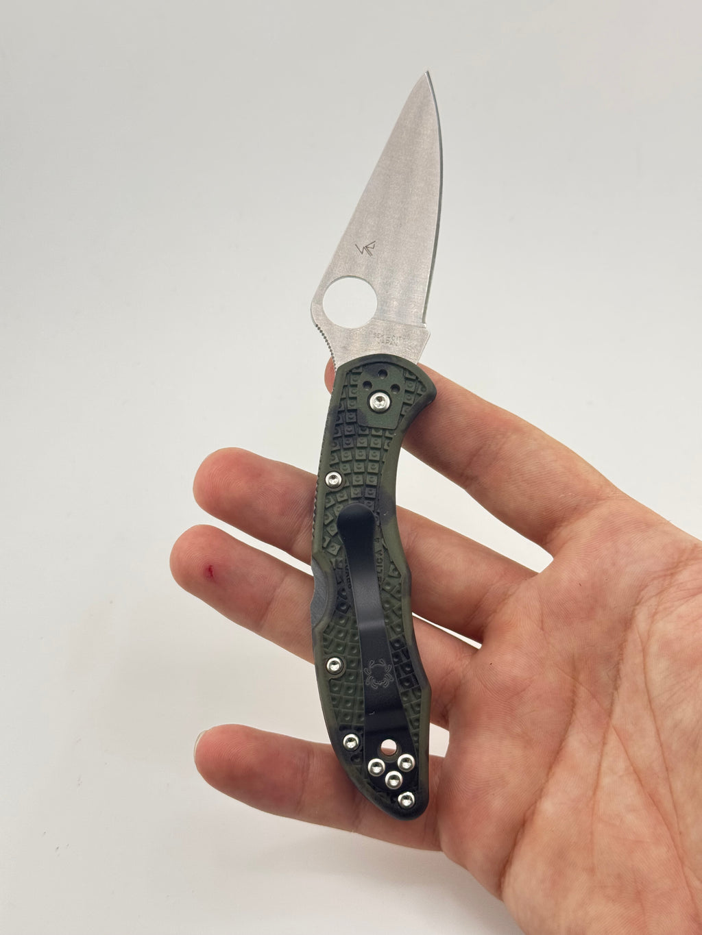 DELICA 4 Camo w/Black blade