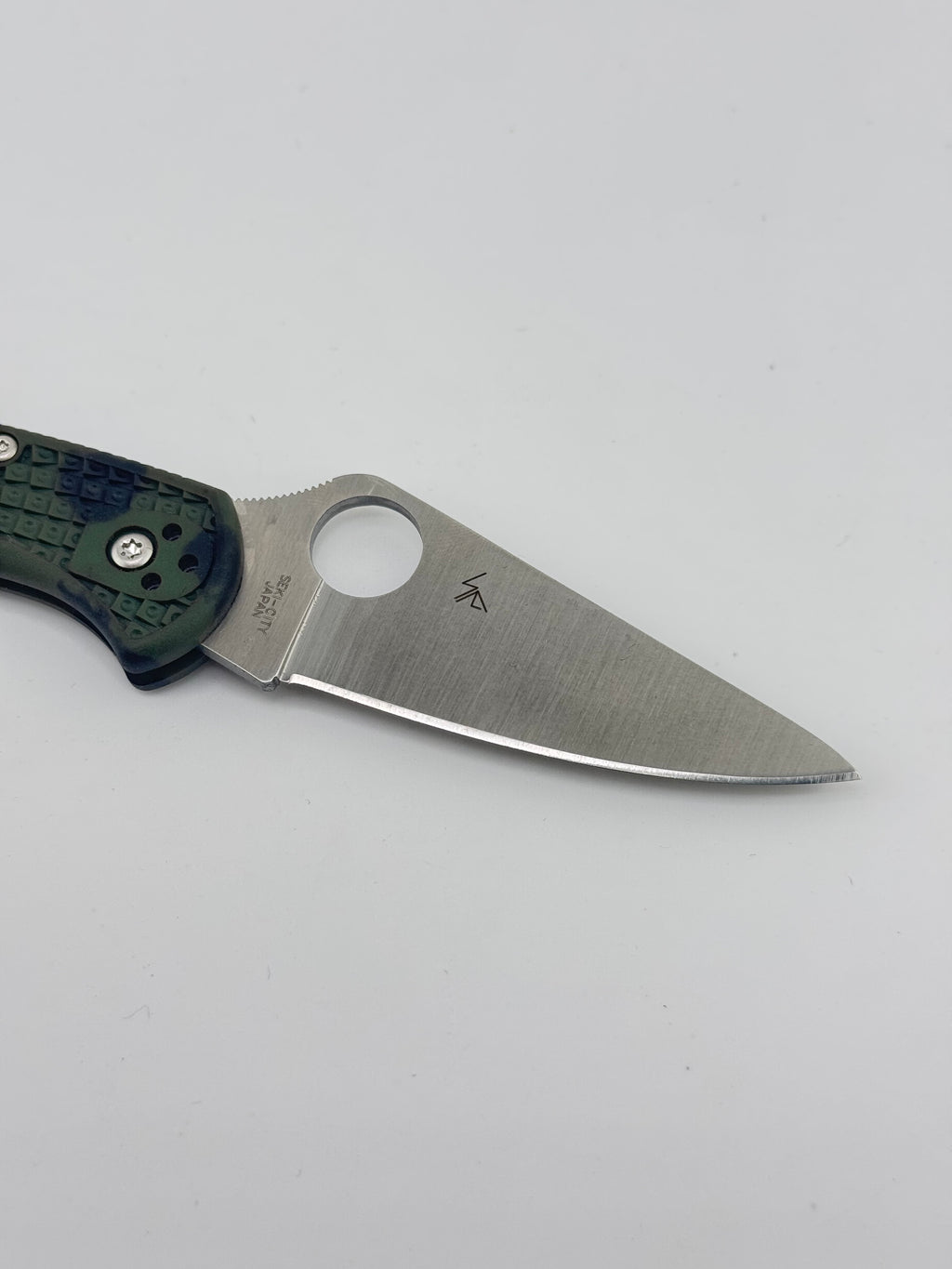 DELICA 4 Camo w/Black blade